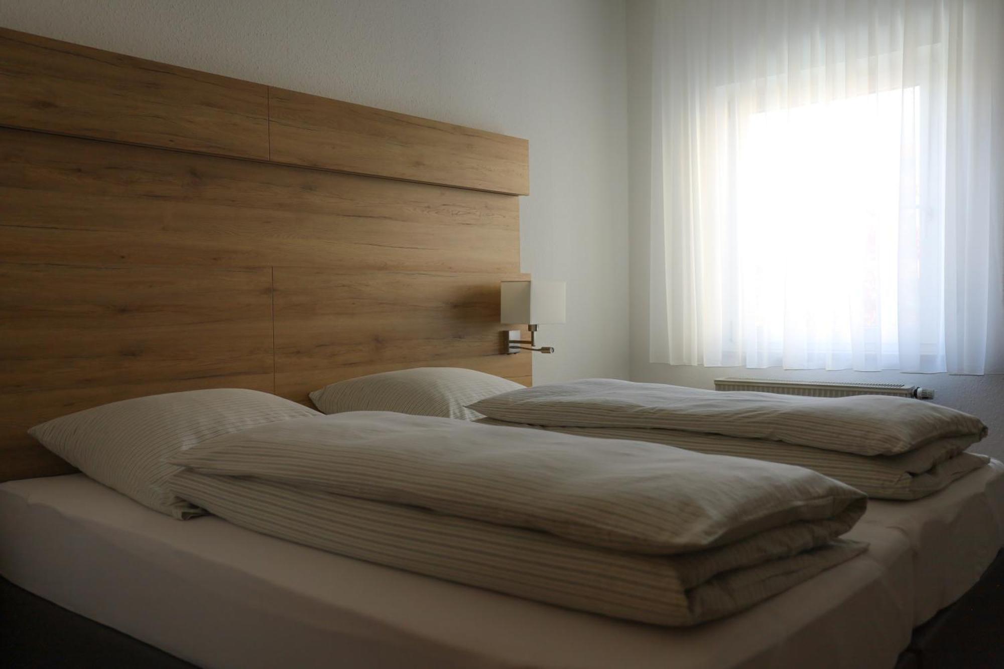 Hotel Adler Nattheim エクステリア 写真