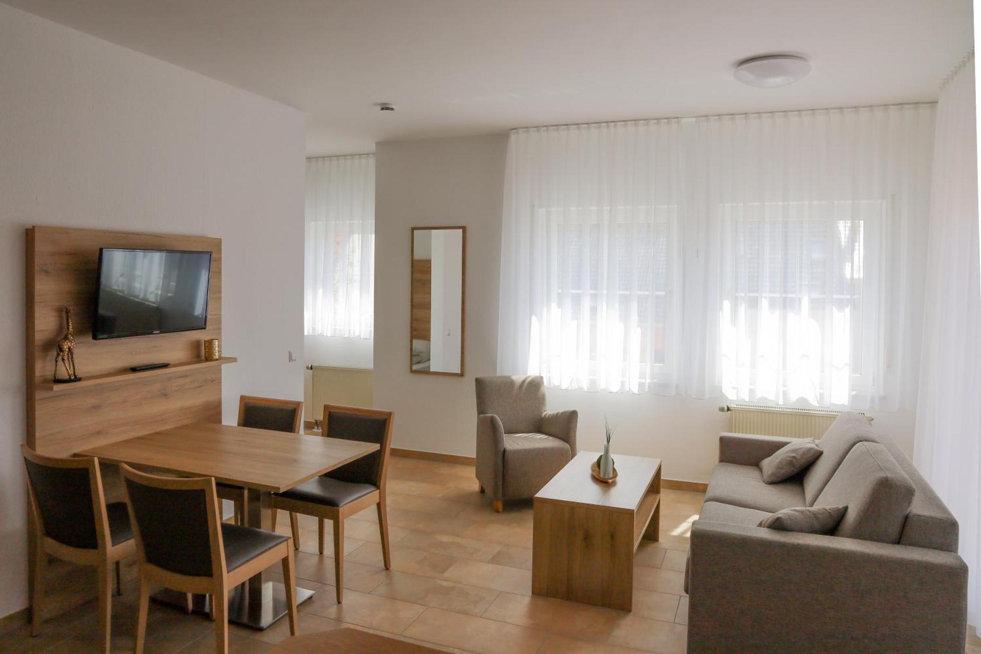 Hotel Adler Nattheim エクステリア 写真
